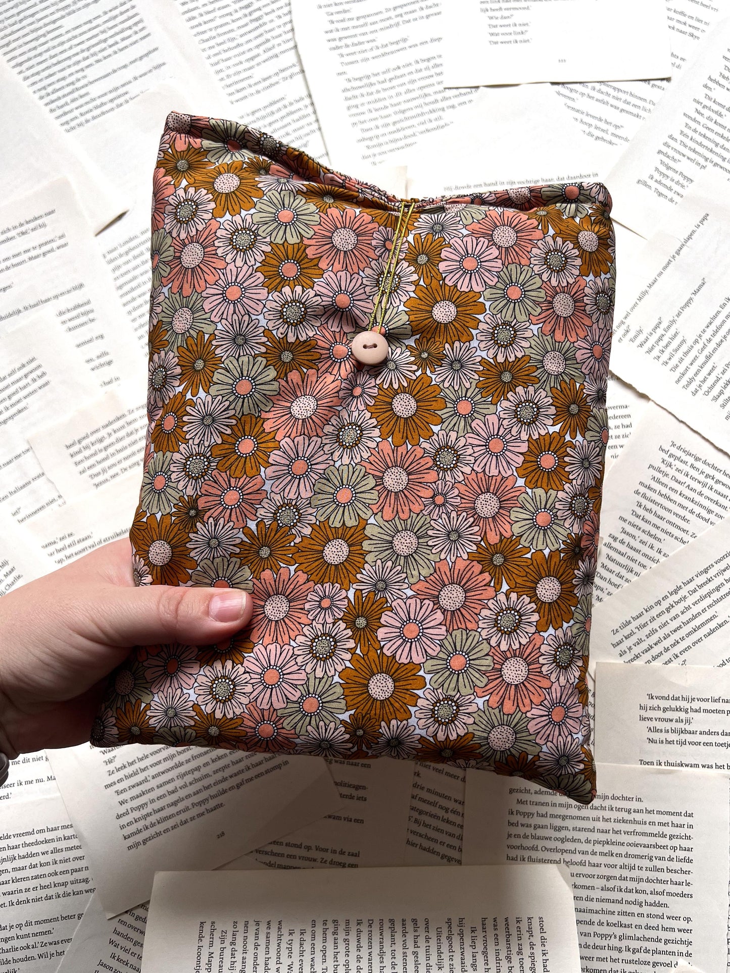 Booksleeve- Retro Flower - Deluxe - Maat L