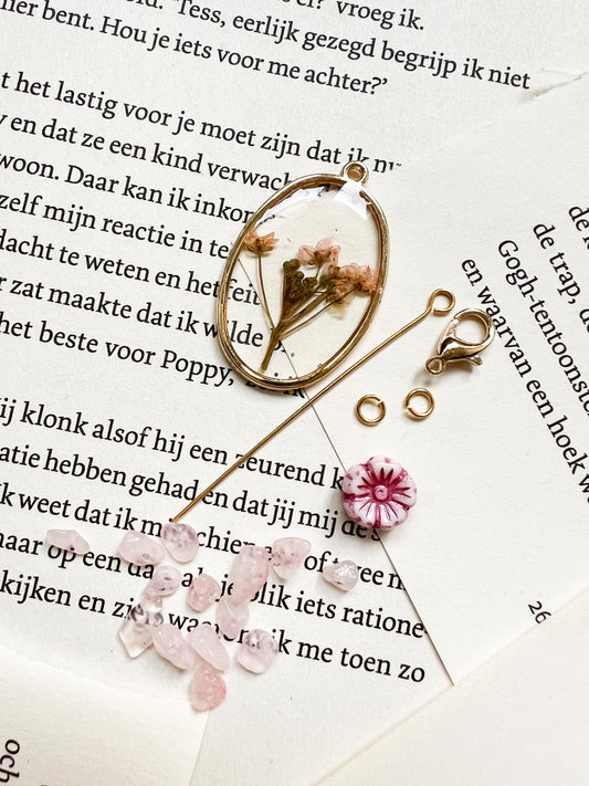 journalbedel met gedroogde bloem, ook beschikbaar als DIY pakketje