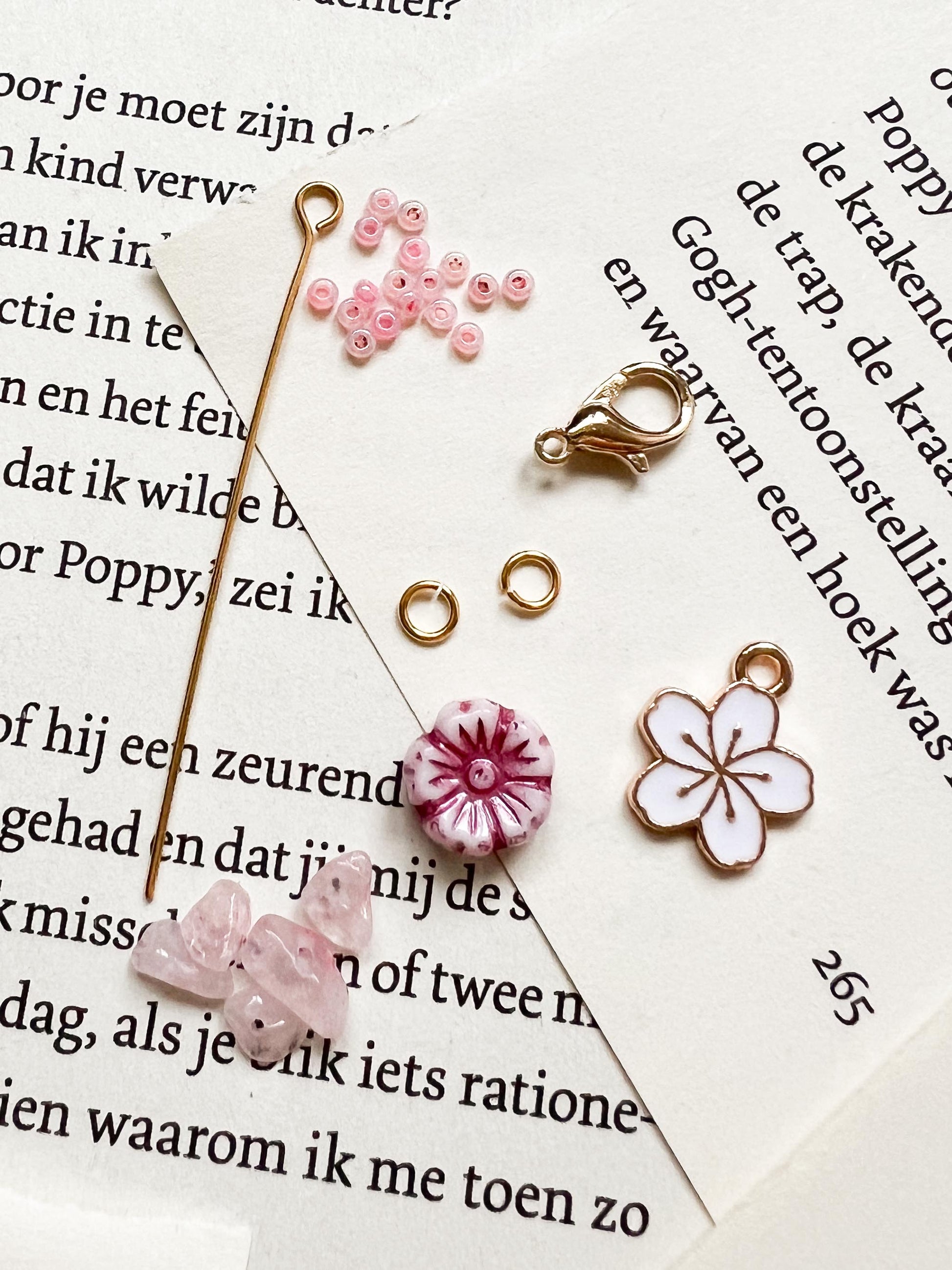versier je journal met een leuke bedel of koop een DIY pakketje en maak de bedel zelf.